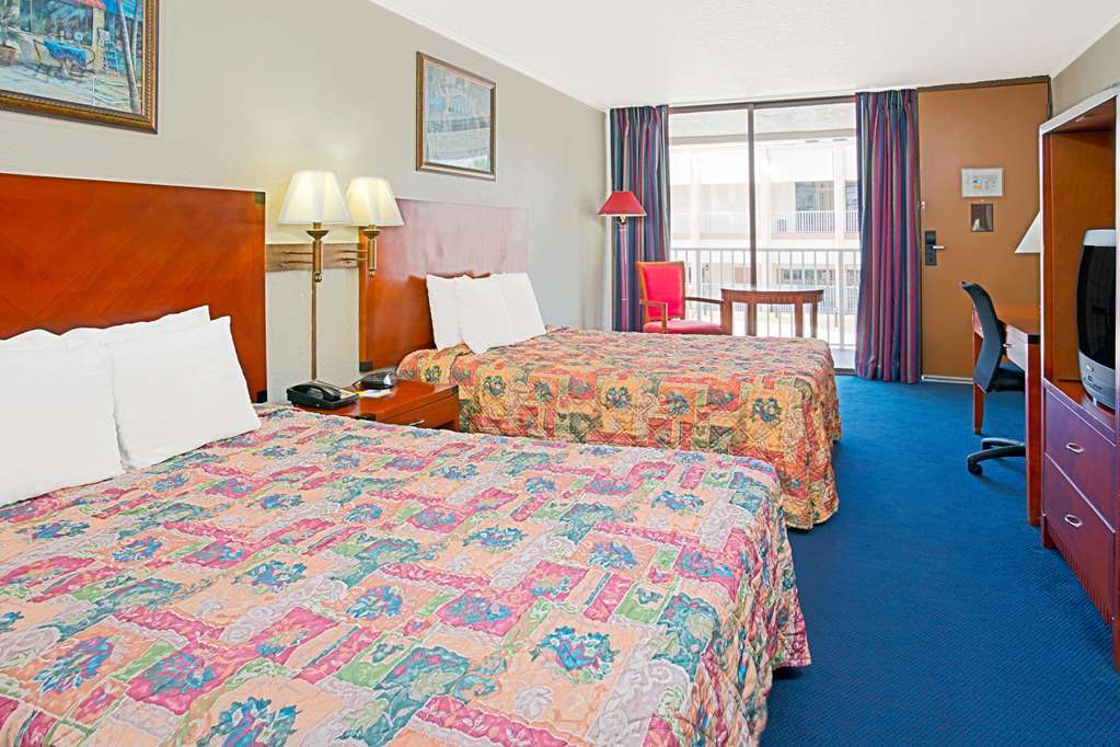 Days Inn & Suites By Wyndham Clermont Pokoj fotografie