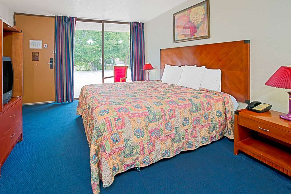 Days Inn & Suites By Wyndham Clermont Pokoj fotografie
