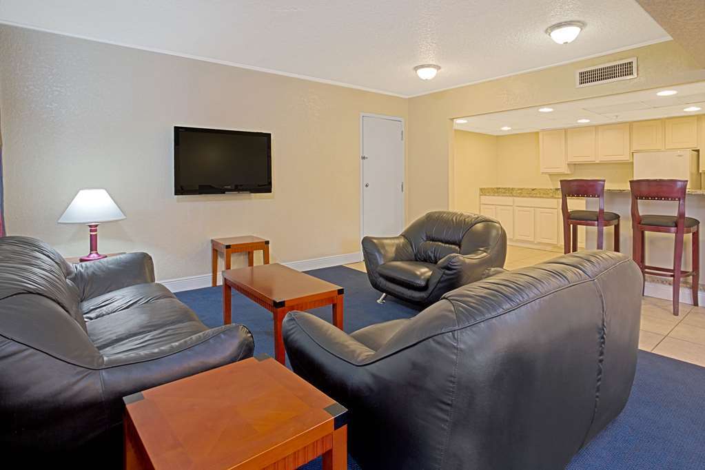 Days Inn & Suites By Wyndham Clermont Pokoj fotografie