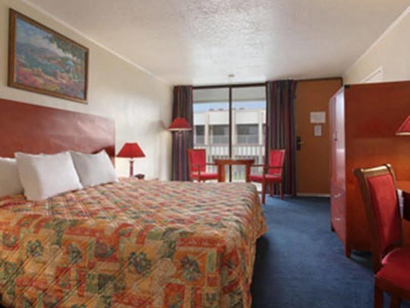 Days Inn & Suites By Wyndham Clermont Exteriér fotografie