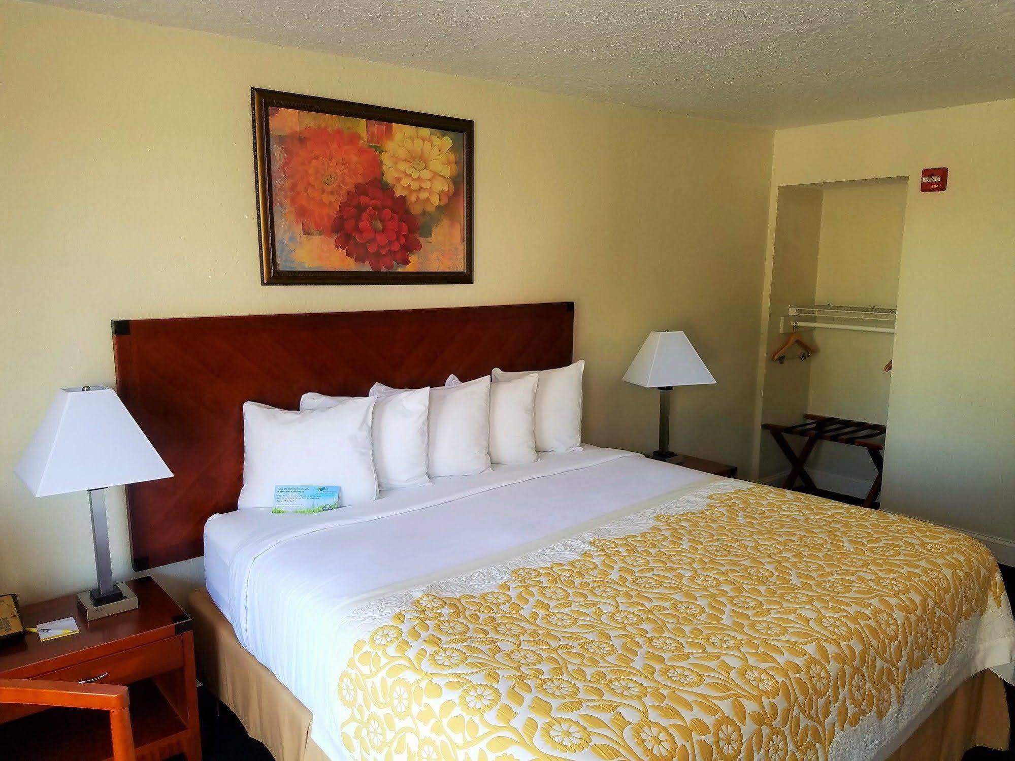 Days Inn & Suites By Wyndham Clermont Exteriér fotografie