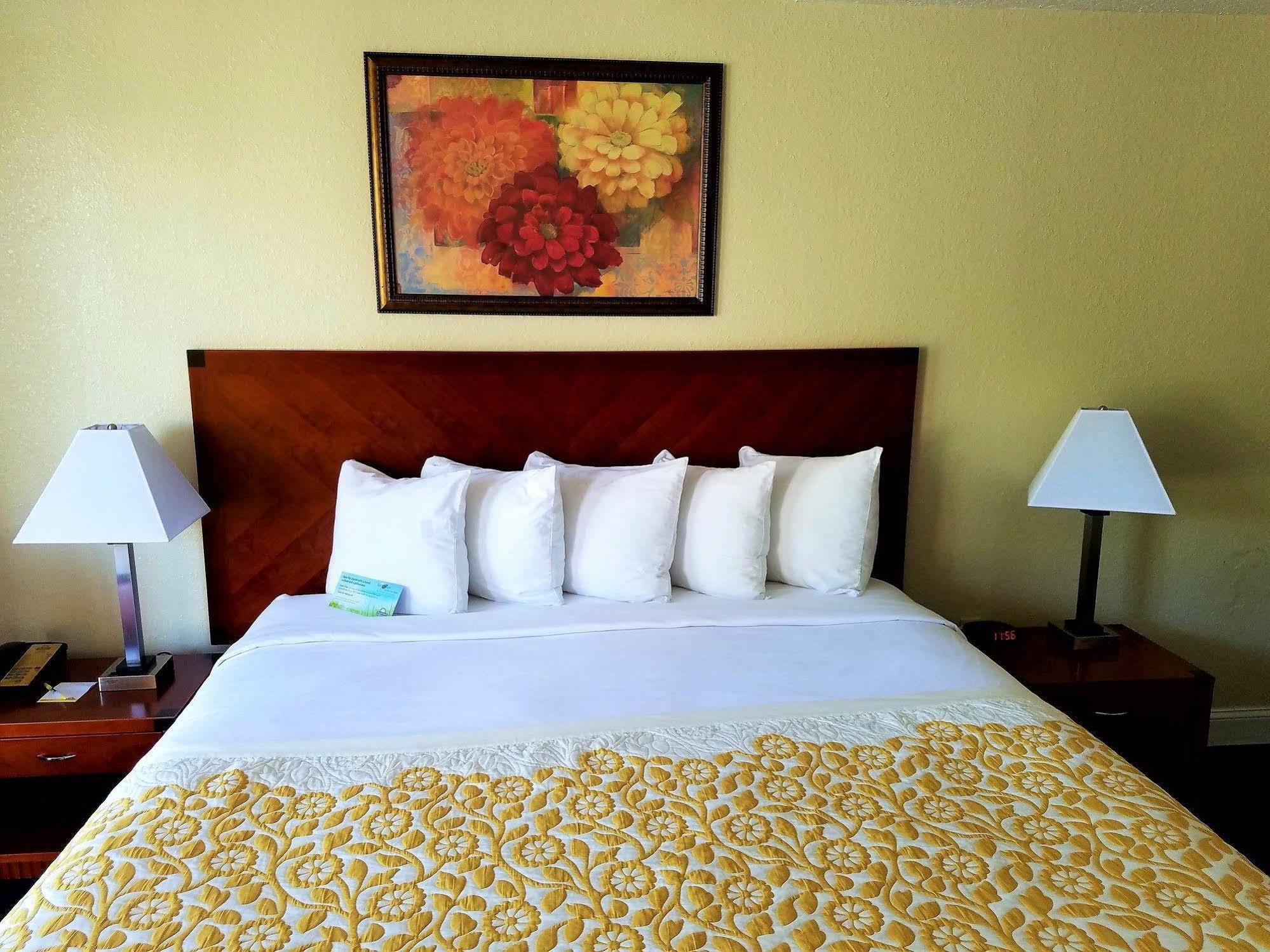 Days Inn & Suites By Wyndham Clermont Exteriér fotografie