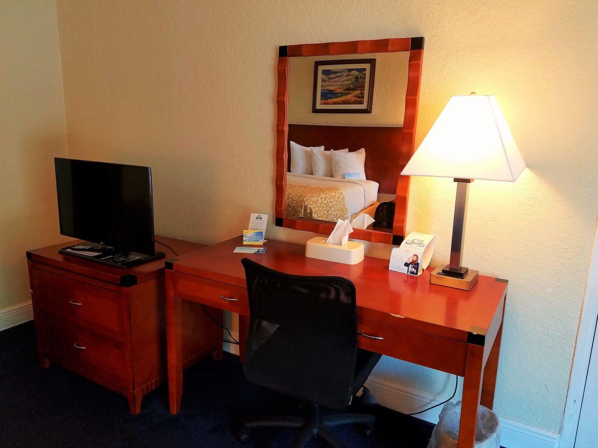 Days Inn & Suites By Wyndham Clermont Exteriér fotografie